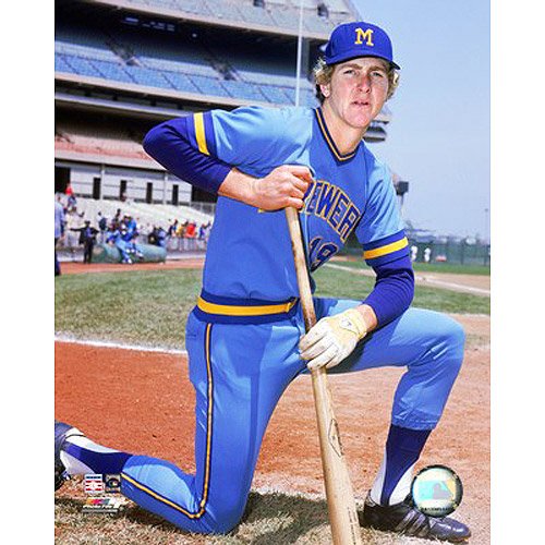Milwaukee Brewers Robin Yount - Posed Knelling - 8X10 Photo Mounted In 11X14 Double Mat