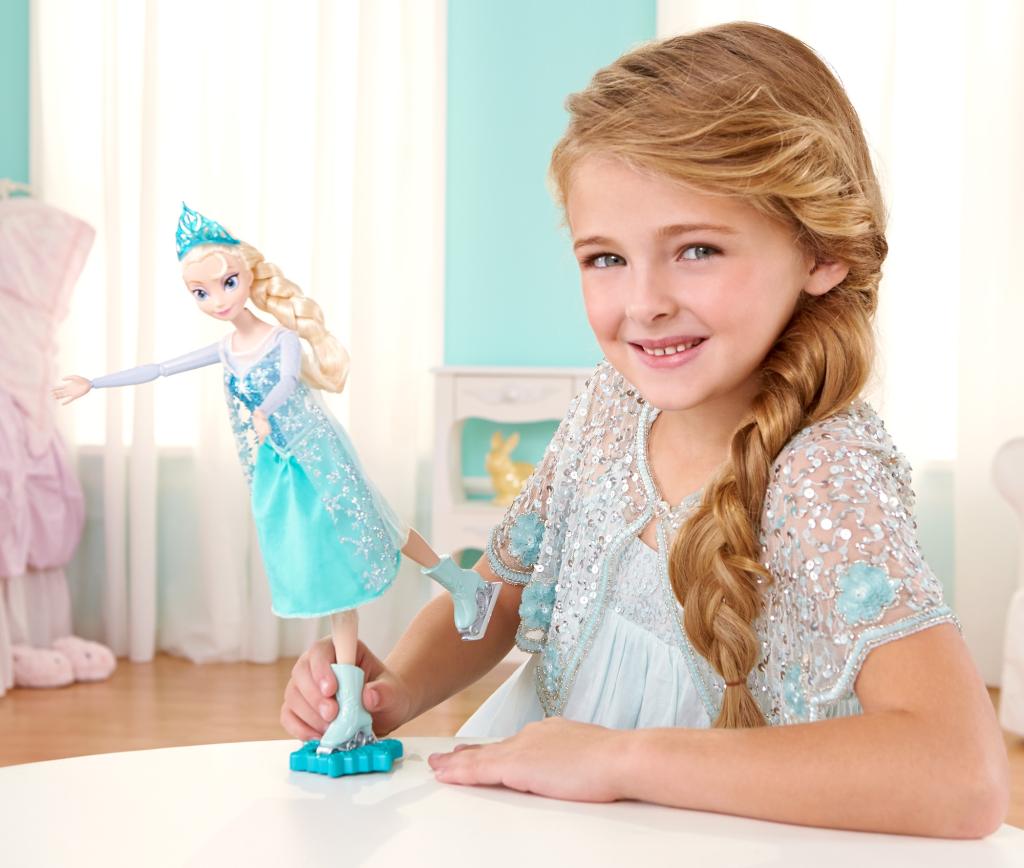 Disney Frozen Ice Skating Elsa Doll Toys & Games