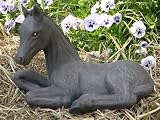 Eigenschaften Tiefes Kunsthandwerk GbR  / Steinfigur Tierfigur Pferd Fohlen dunkelbraun