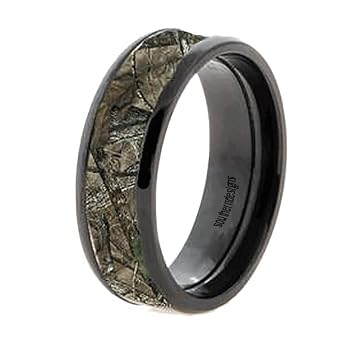 Camouflage wedding bands and rings