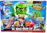 Hot Wheels Die Cast Color Shifters Car Playset DR. BONES COLOR LAB Play Set with 4 Color Change Zone, Launcher, Dunk Tank for Icy and Warm Water, Huge Loop, Removable Sponge Brain for Clean Up, Jaw Drop Cage, Spinning Turntable Plus Color Shifters Creatures Car Rat (R1199) 61XwK9dj5XL. SL160 Hot Wheels Die Cast Color Shifters Car Playset DR. BONES COLOR LAB Play Set with 4 Color Change Zone, Launcher, Dunk Tank for Icy and Warm Water, Huge Loop, Removable Sponge Brain for Clean Up, Jaw Drop Cage, Spinning Turntable Plus Color Shifters Creatures Car Rat (R1199)