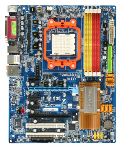  : Gigabyte GA-M57SLI-S4 ATX Board; nVidia 570; FSB 2000; 4x DDR2 800; 2x PCIex16x16 (SLI); 3x PCIex16x1; 2x PCI; 6x SATA2 Raid (0,1,5); 1x ATA; 7.1Ch Sound; Gigabit LAN; 1394