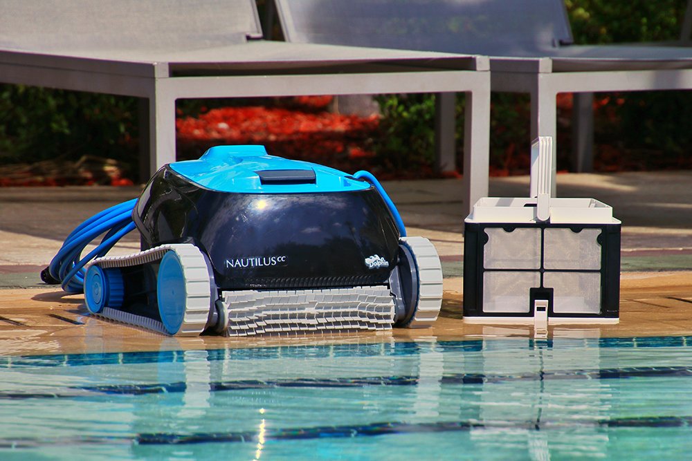 Dolphin Nautilus with CleverClean Robotic Pool Cleaner