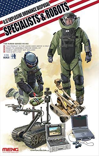 1/35 America explosive ordnance disposal workers and robot MENHS-003