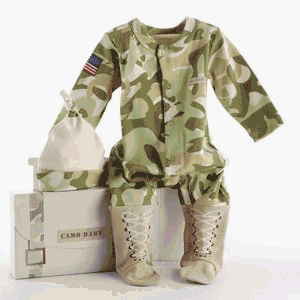 61a5vtCMC L. SL500 AA300  Baby Aspen Big Dreamzzz Baby Camo Two Piece Layette Set in Backpack Gift Box, Tan