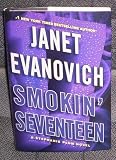 Smokin Seventeen Large Print (A Stephanie Plum novel)
