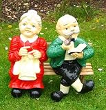 Eigenschaften   / Oma & Opa Figur sitzend für Innen & aussen HANDBEMALT