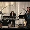 Laurie Z.® and Tom Tally perform "Parasailing". This improv created in concert is from a suggestion from the audience at Russ and Julie's House Concert January 9, 1999. 