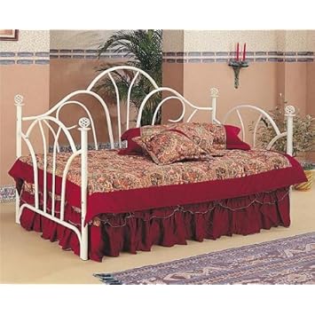 Vine Metal High-Back Daybed with Filigree Knobs