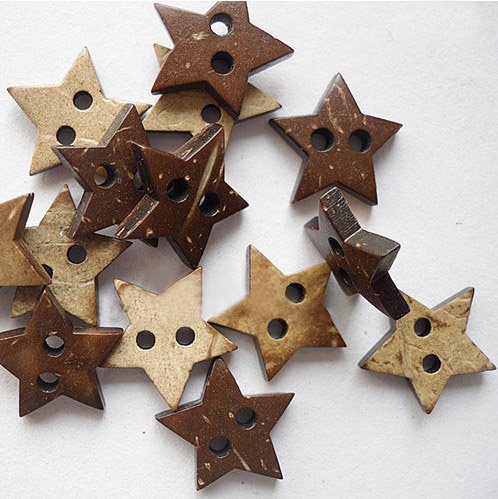 100pcs 15*15mm 2-holes Star Shape Brown Coconut Shell Sewing Buttons Scrapbooking Clothing Accessories