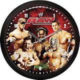 Review Groovy UK 24608 / WWE Raw Wall Clock, Group Photograph, Red