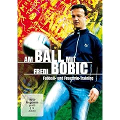 Am Ball mit Fredi Bobic - Fu�ball- und Freestyle-Training