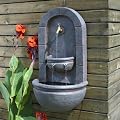 Stilvoller Brunnen/Wandbrunnen/Wasserfall mit Wasserhahn