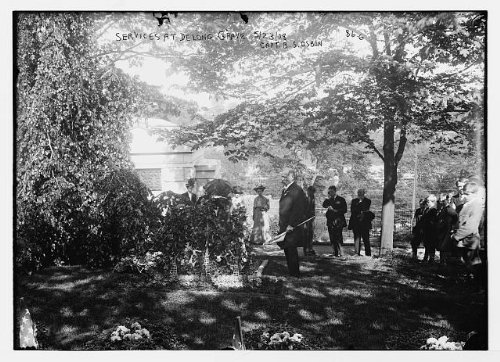 Photo Capt. B.S. Osbon at funeral services at DeLong grave 1908