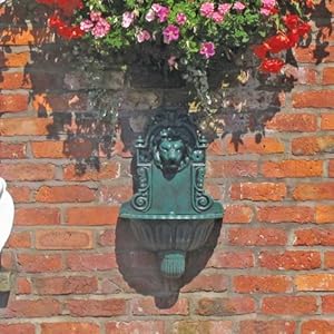 Garden Life by Mountrose Lion Fountain, Green