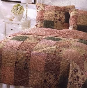Country Closet Full / Queen Quilt