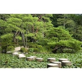 photographie Stepping stones across Soryu-ike pond in Naka Shin'en garden, within Heian-jingu shr...