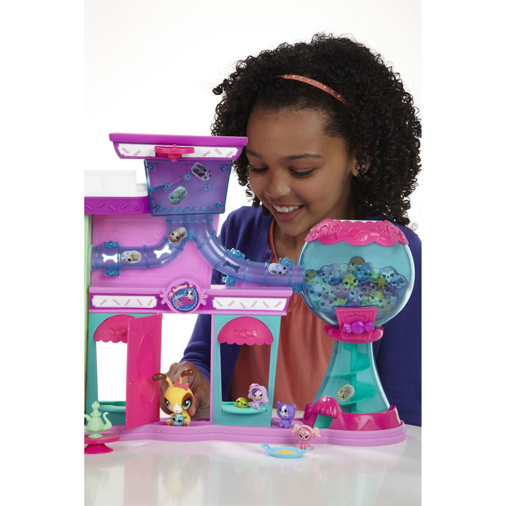 Littlest Pet Shop Sweet Delights Sweet Shoppe Playset Toys