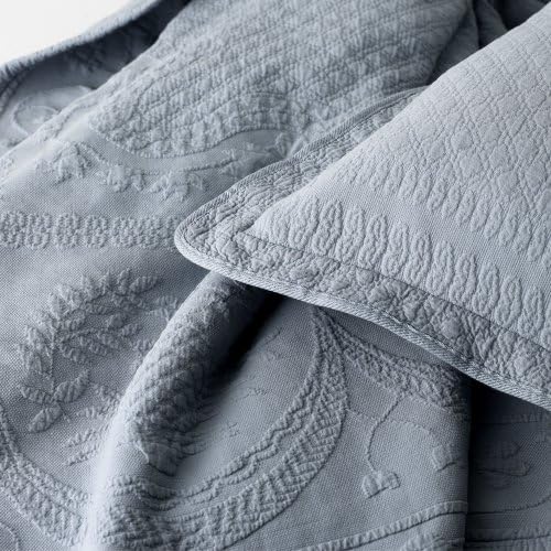 King Charles Matelasse King Coverlet, Provincial Blue