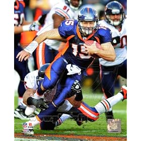  Tim Tebow - 2011 Denver Broncos NFL 8x10 Photo (running)
