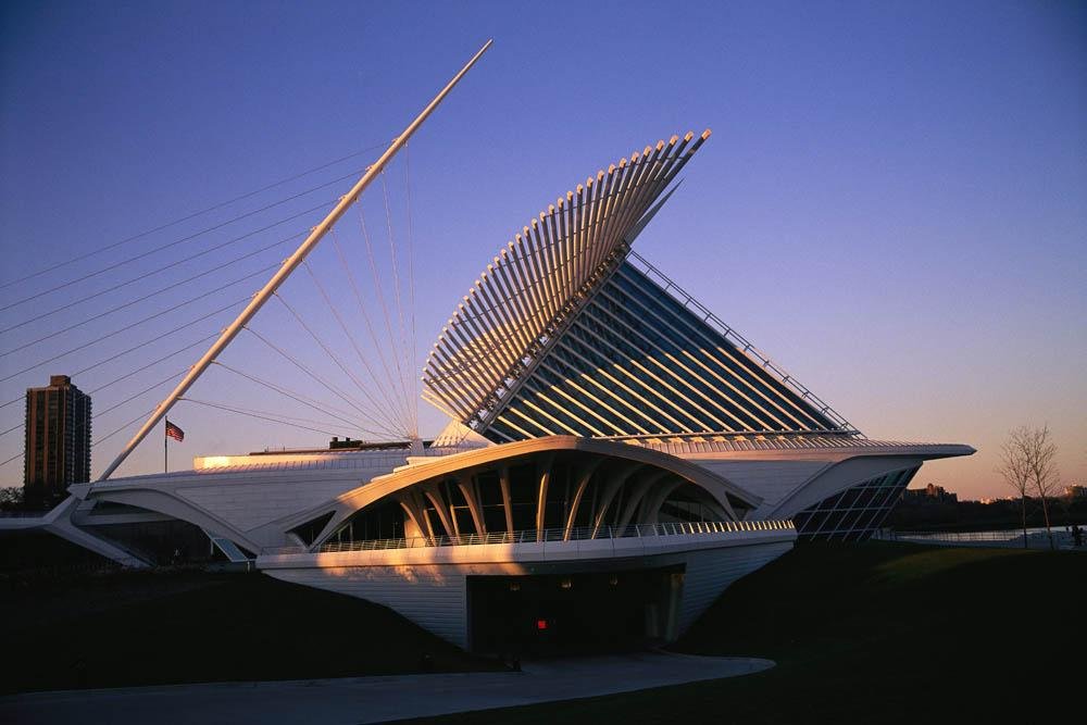 Amazon.com - National Geographic - The Milwaukee Art Museum at ...