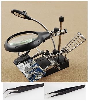 【クリックで詳細表示】『Max 25倍 拡大 ルーペ』 5LEDライト＆はんだごてスタンド装備 さらに、2タイプ静電気防止ピンセット＆レンズクリーニングクロス付き 基盤回路のはんだ溶接や精密作業用に最適 LEDルーペ半田スタンド LEDルーペ半田スタンド LEDルーペ半田スタンド LEDルーペ半田スタンド 精密 作業 用 スタンド ルーペ 固定 クリップ ＆ はんだ ごて スタンド ＆ 静電防止ピンセット ＆ クリーニング クロス 付き 5LED ライト 分離型 拡大鏡 2種類 付き (ブラック×シルバー 5LEDタ
