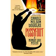 Pussyfoot (Midnight Louie Mysteries)