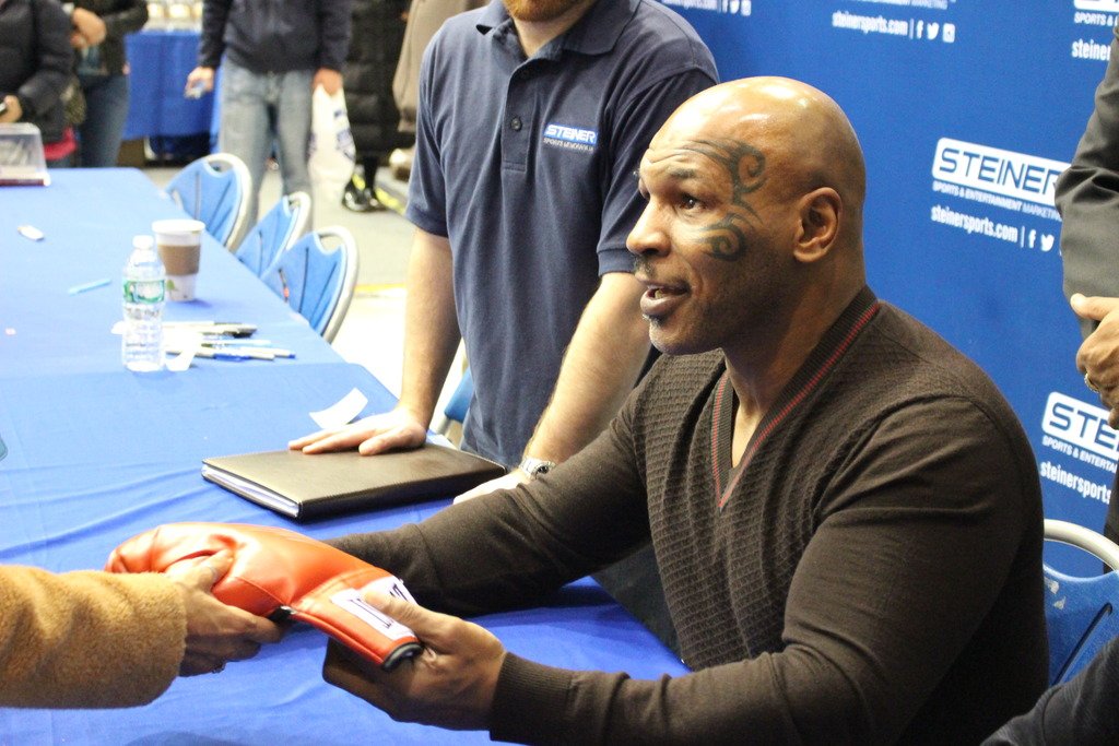 Former Heavyweight Champion Mike Tyson Right Hook to Reggie Gross ...