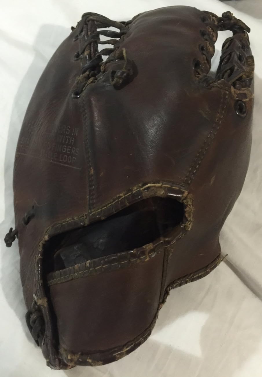 VINTAGE 1940's SPALDING 139T BASEBALL GLOVE NICE CONDITION RARE!