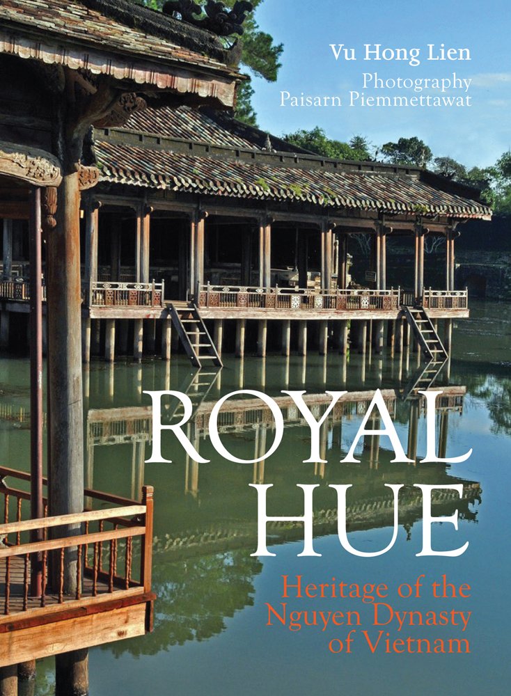 Royal Hue: Vu Hong Lien: 9789749863954: Amazon.com: Books