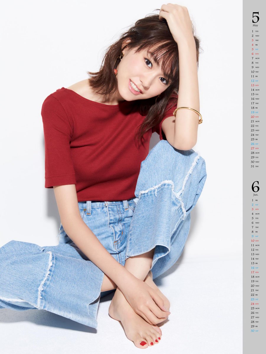 桐谷美玲 2018年 カレンダー 壁掛け B3