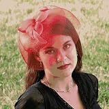 Cocktail hat 5606 with comb in red color