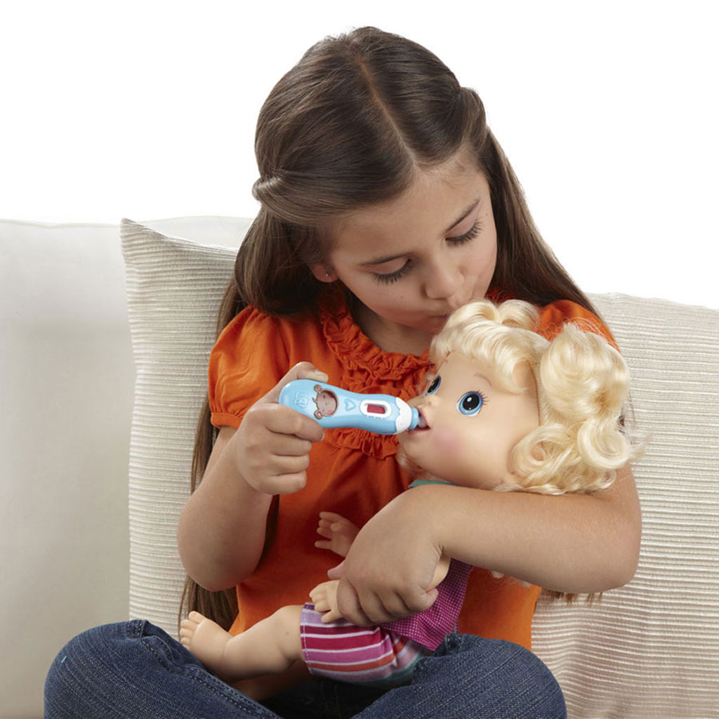 Hasbro Baby Alive Blonde Make Me all Better Doctor Interactive Talking