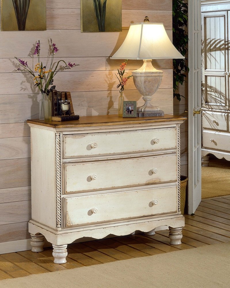Hillsdale Furniture 1172772 Wilshire 42.25" Bedside Chest with 3