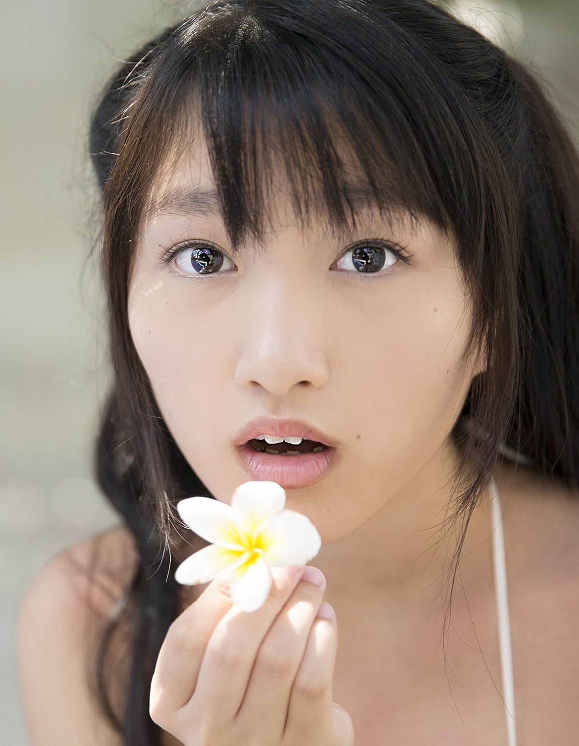 Eカップグラドル田中菜々が現役JKなのにきわどい水着でたまらんち : ぷるるんお宝画像庫