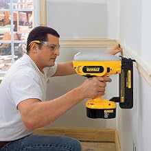 DEWALT DC608K 18-Volt 18-Gauge 2-Inch Brad Nailer Kit