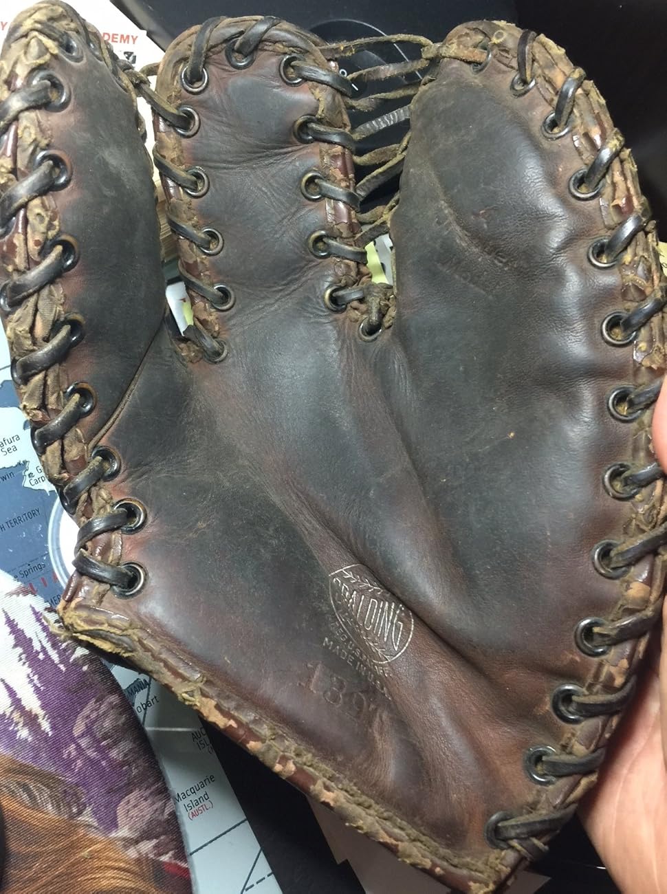 VINTAGE 1940's SPALDING 139T BASEBALL GLOVE NICE CONDITION RARE!