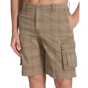 IZOD plaid short in a relaxed cargo fit.