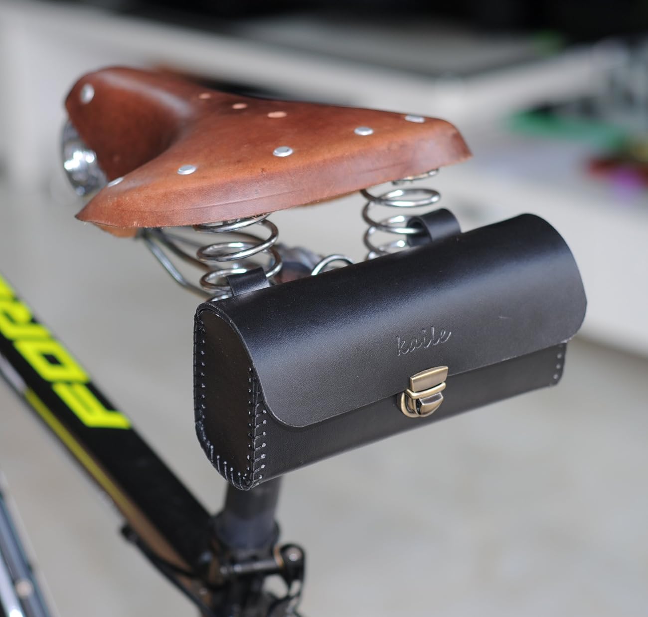 vintage handlebar bag