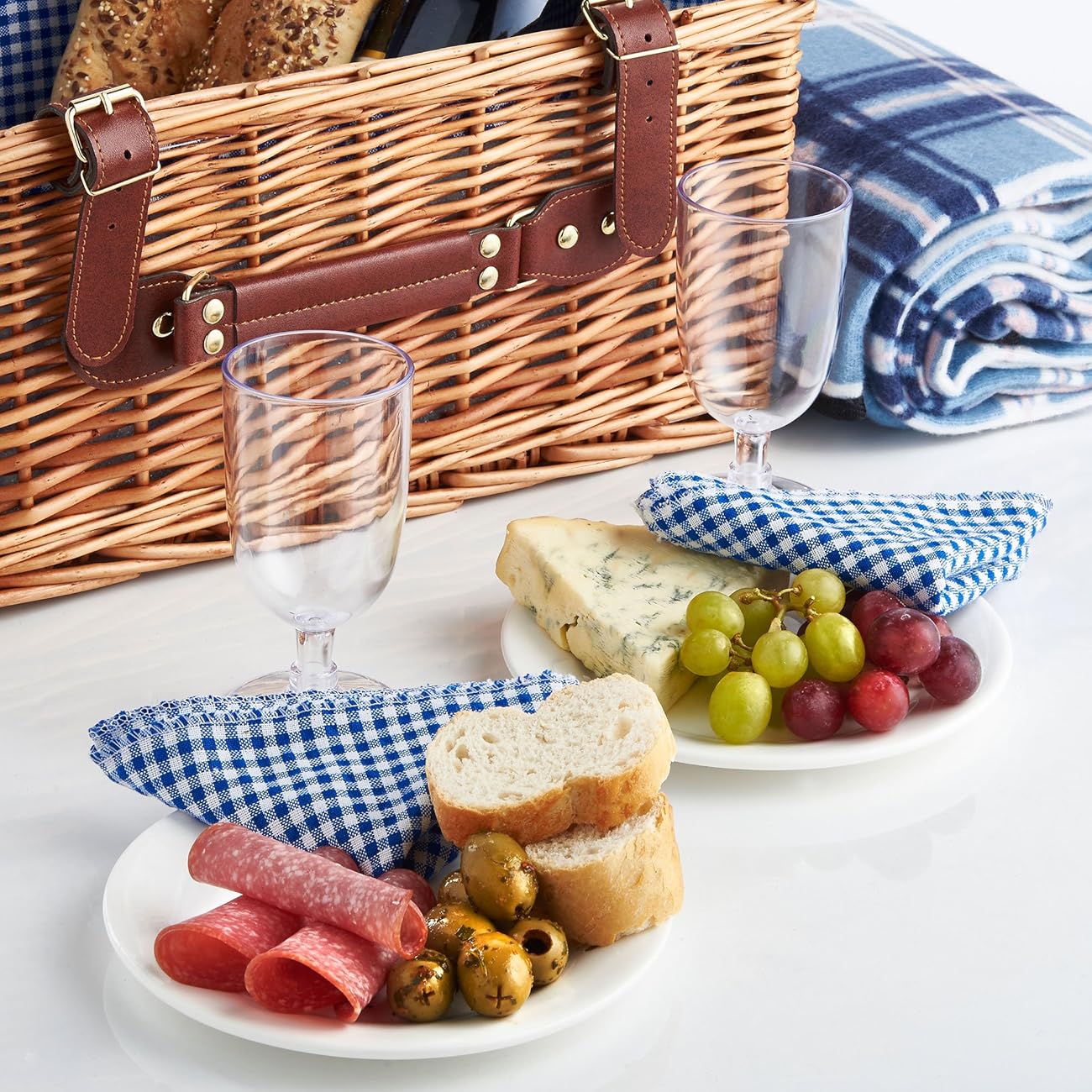 VonShef Deluxe 2 Person Traditional Wicker Picnic Basket Hamper with