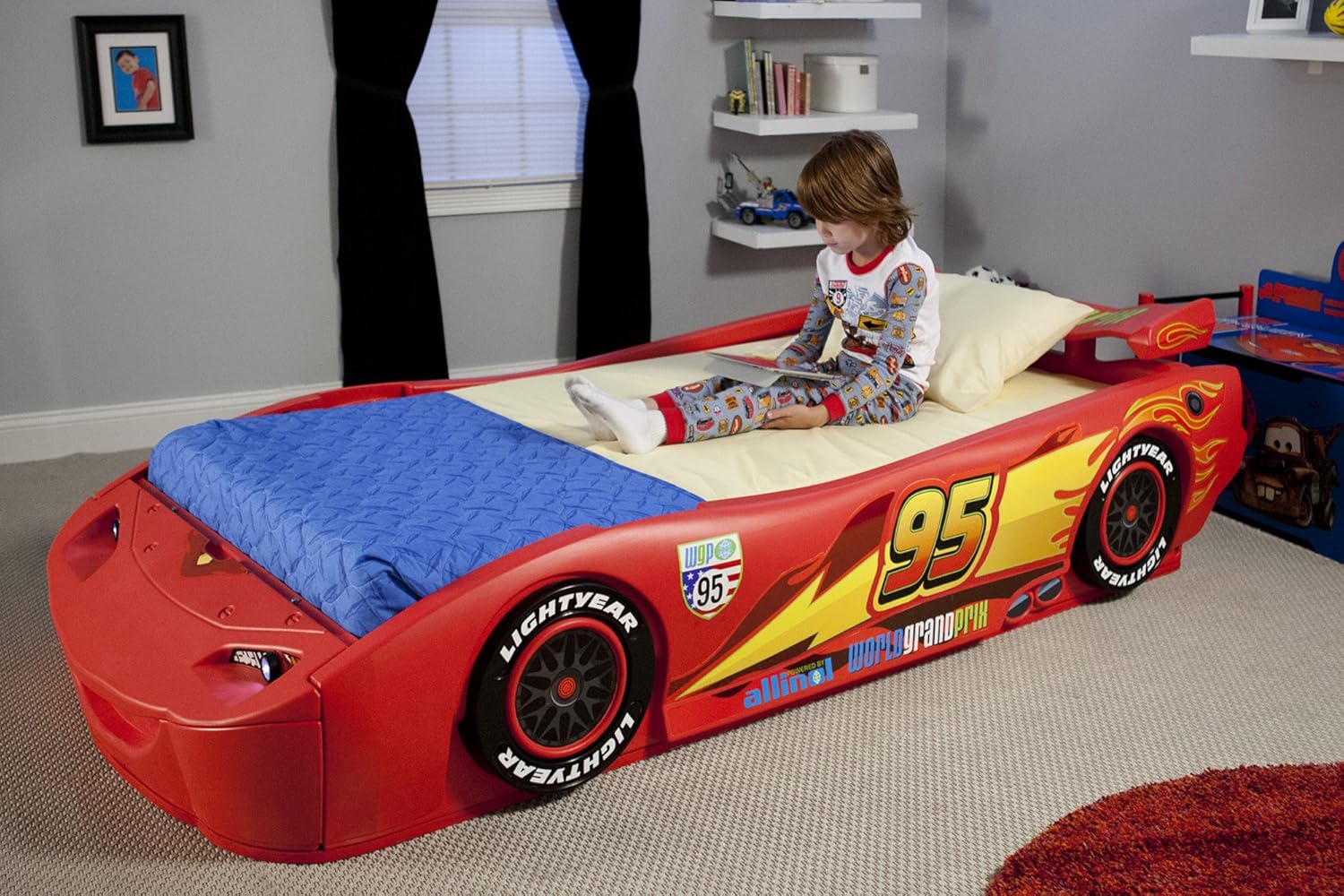 Amazon.com : Delta Children Cars Lightning Mcqueen Toddler-To-Twin Bed with Lights and Toy Box, Disney/Pixar Cars