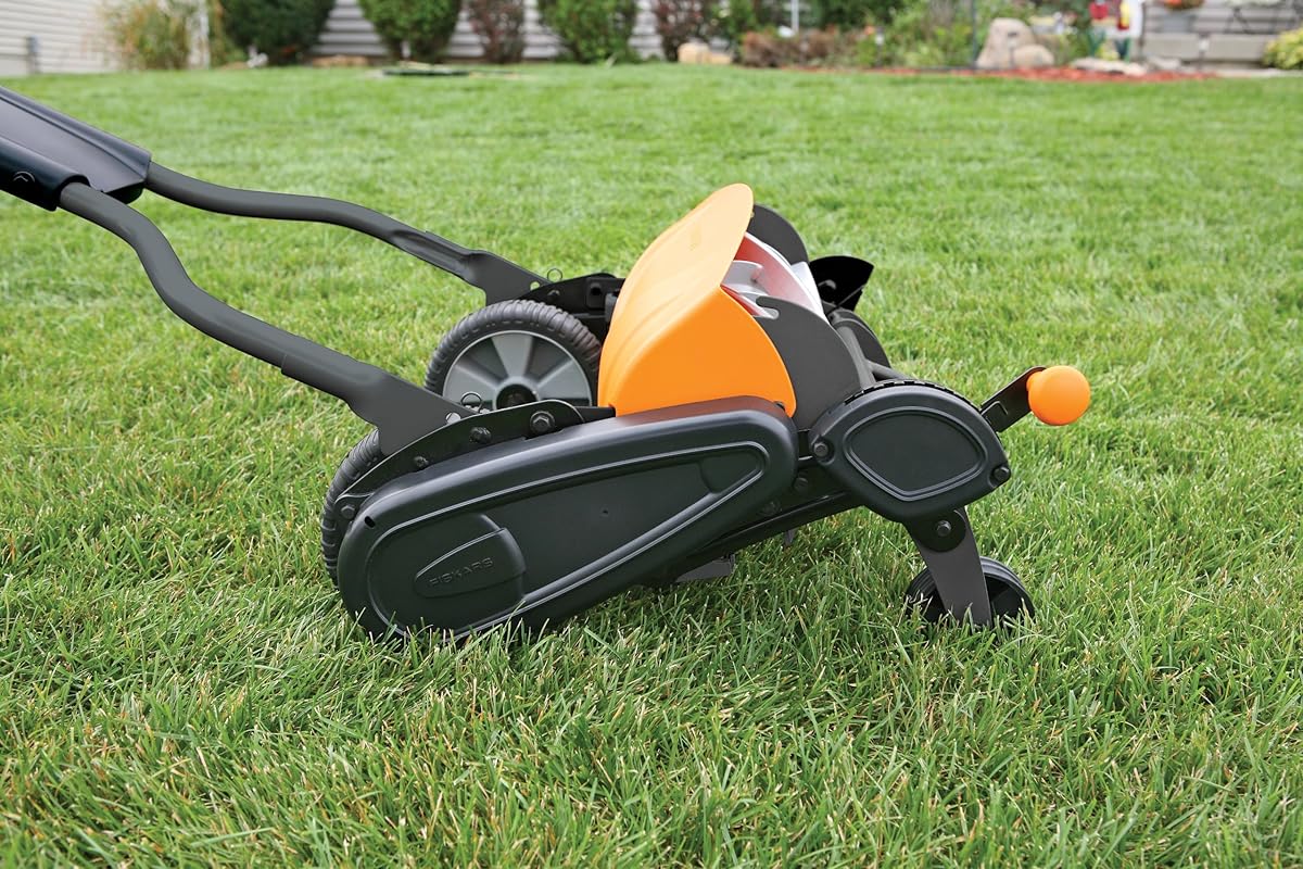 Fiskars 18 Inch Staysharp Max Reel Mower