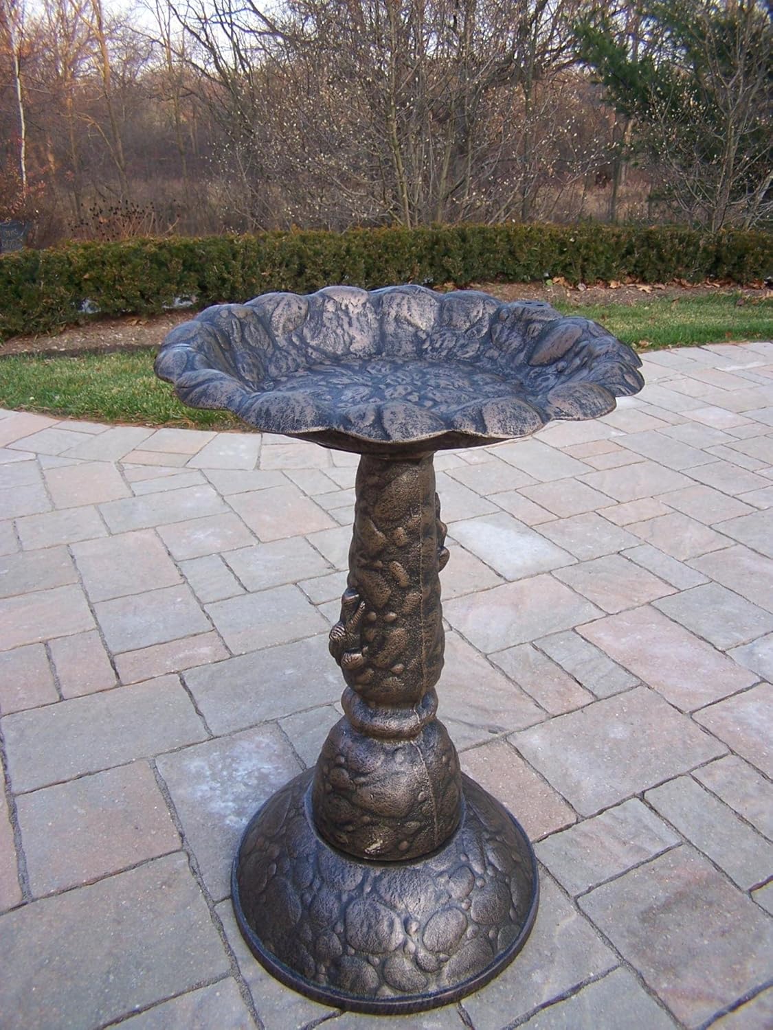 Beautiful Bird bath for Garden Metal and Stone