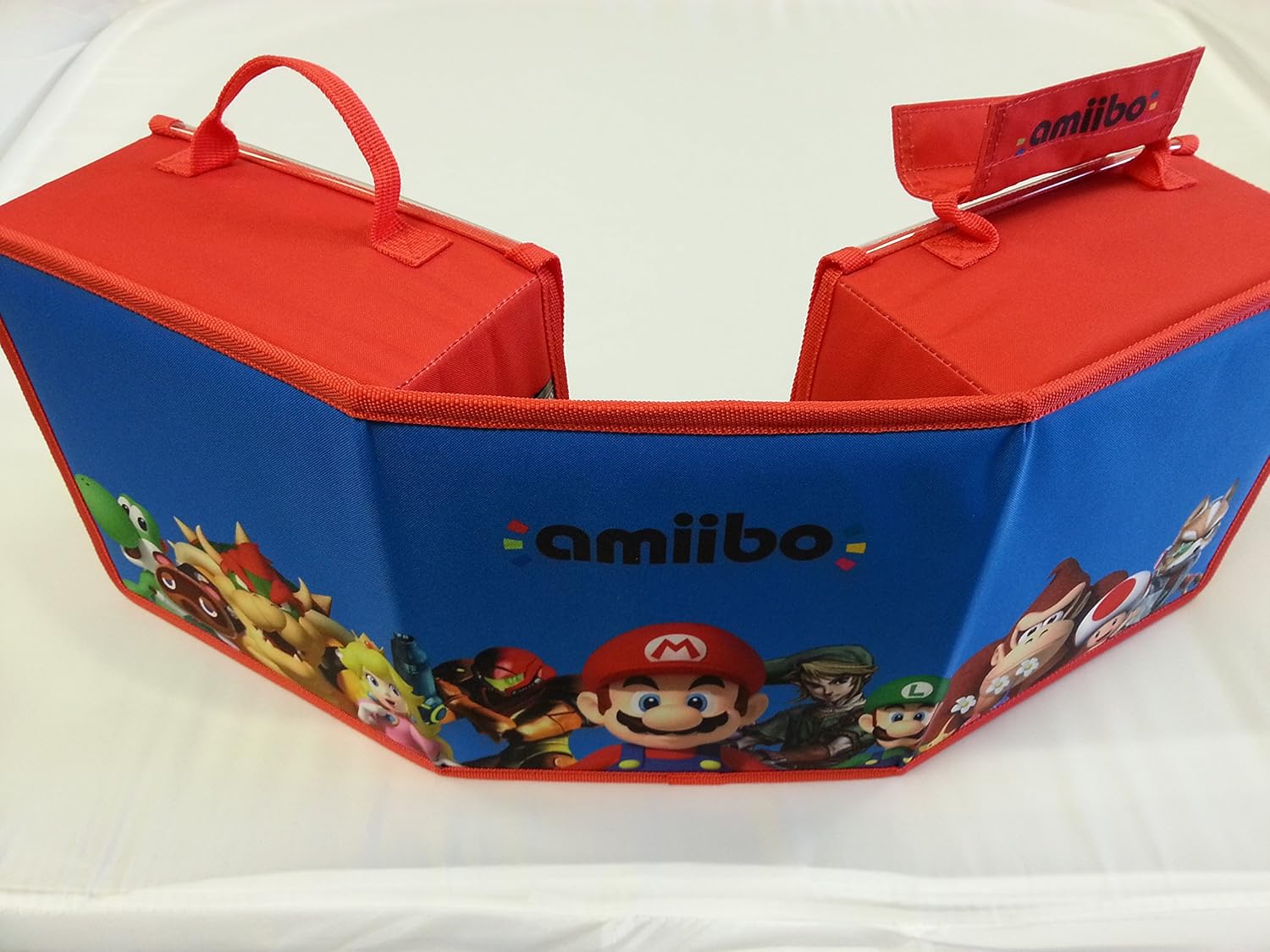 First photos of the Hori Amiibo Family Case