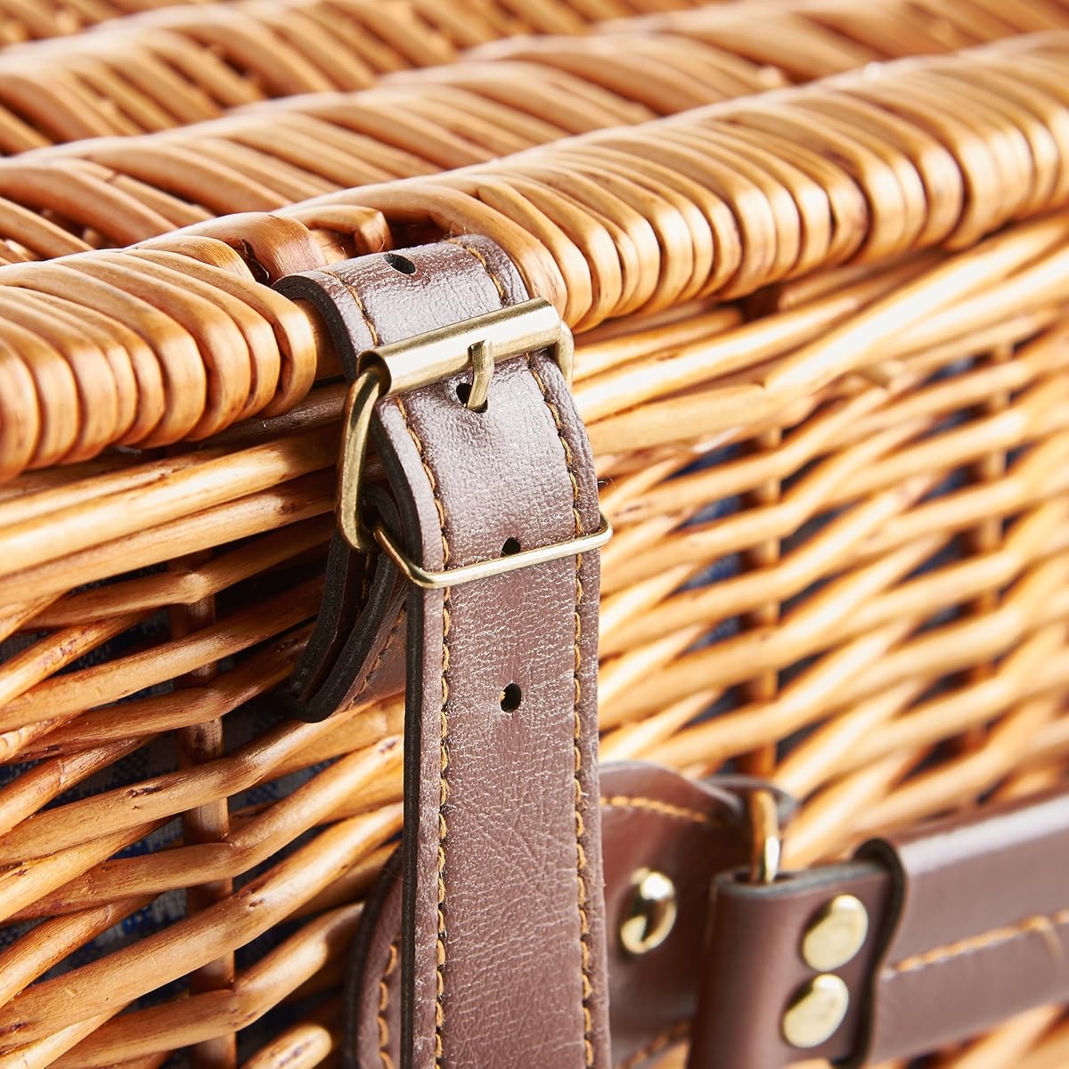 VonShef 4 Person Wicker Picnic Basket Hamper Set with Flatware, Plates