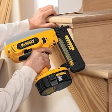 DEWALT DC608K 18-Volt 18-Gauge 2-Inch Brad Nailer Kit