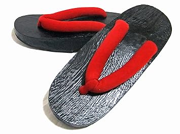 【クリックでお店のこの商品のページへ】Amazon.co.jp | コレ 便利 和風 コス プレ 和装 全般 に 使える 白 下駄 黒 下駄 シンプル な 赤 鼻緒 で 浴衣 や 着物 、 甚平 に ピッタリ (黒(25㎝... | スポーツ&アウトドア 通販