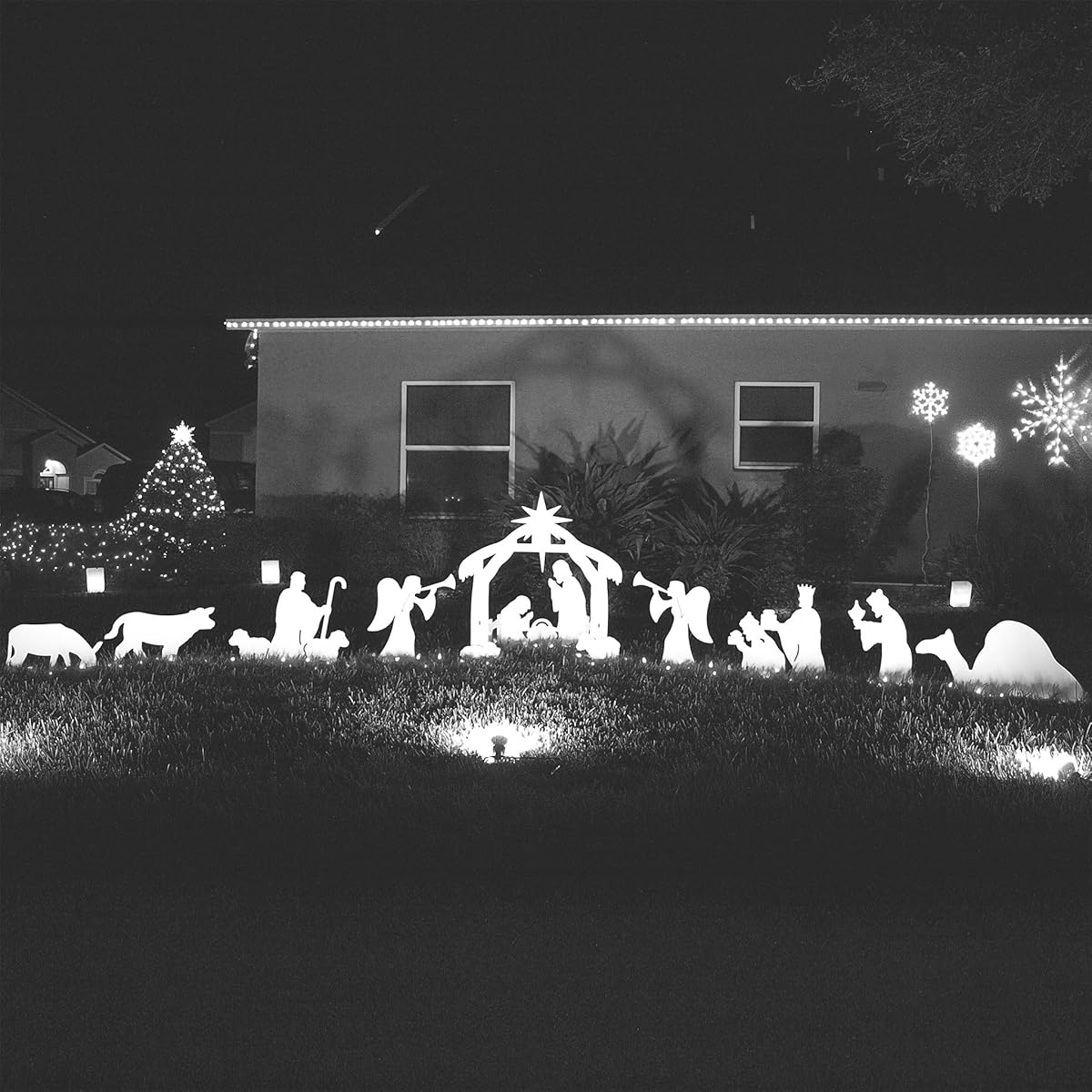 Teak Isle Christmas Outdoor Complete Nativity Scene, Standard