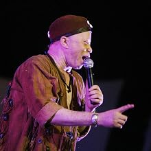 Salif Keïta - POUR ILLUSTER LE PAPIER SUR LE DERNIER D