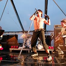 Red Hot Chili Peppers - Red Hot Chili Peppers Perform On Ellis Island